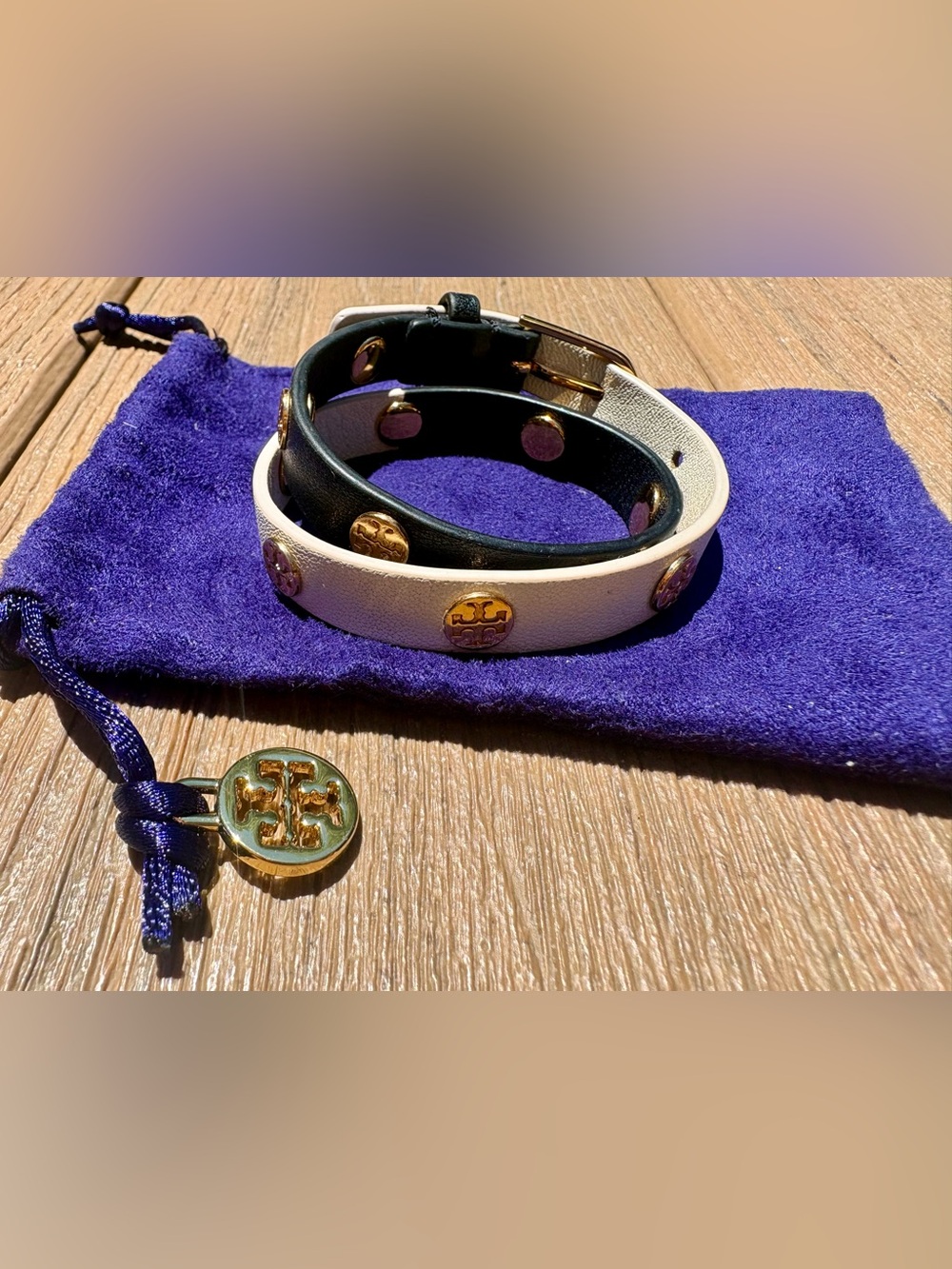 EUC TORY BURCH DOUBLE WRAP GOLD REVA LOGO STUD LEATHER BRACELET BLACK & WHITE